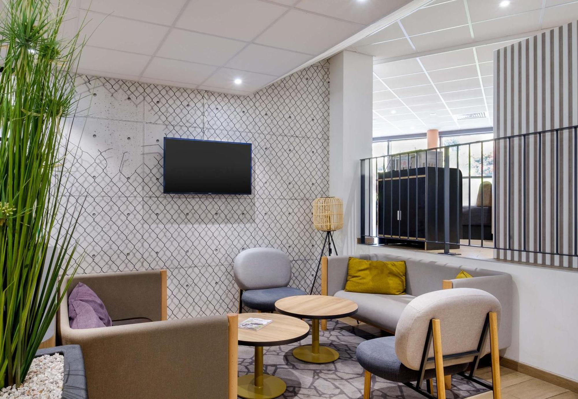 Aeroport Arenas Hotel 3*